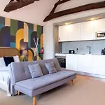 Lovelystay - Dirk - Almada 4º F Appartement