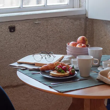 Lovelystay - Dirk - Almada 4º F * Porto