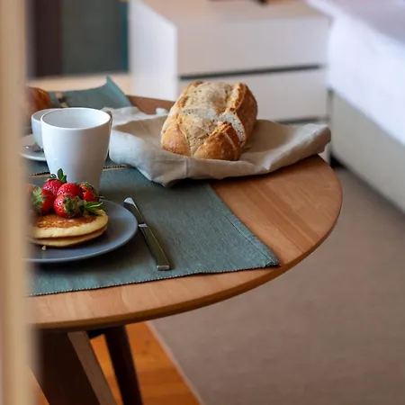 Lovelystay - Dirk - Almada 4º F