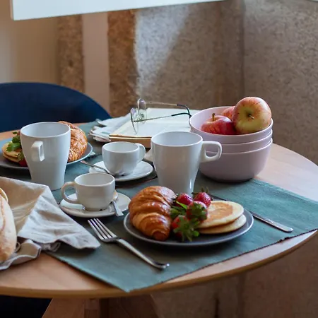 Lovelystay - Dirk - Almada 4º F