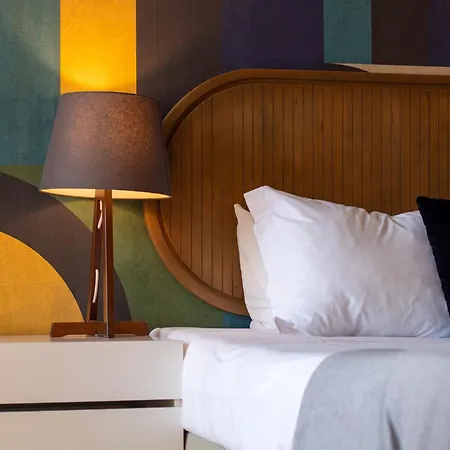 Lovelystay - Dirk - Almada 4º F Апартаменты *