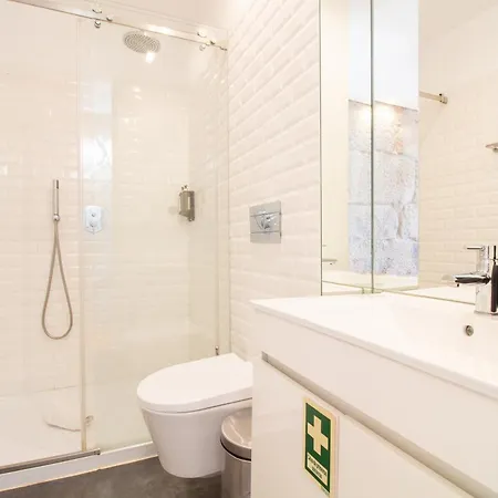 Lovelystay - Dirk - Almada 4º F Appartement Oporto