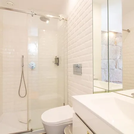 Lovelystay - Dirk - Almada 4º F *